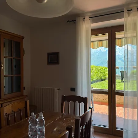 Апартаменты La Gioiosa With Garden Terrace Чивенна