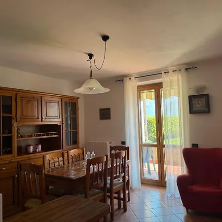 Lägenhet La Gioiosa With Garden Terrace Civenna